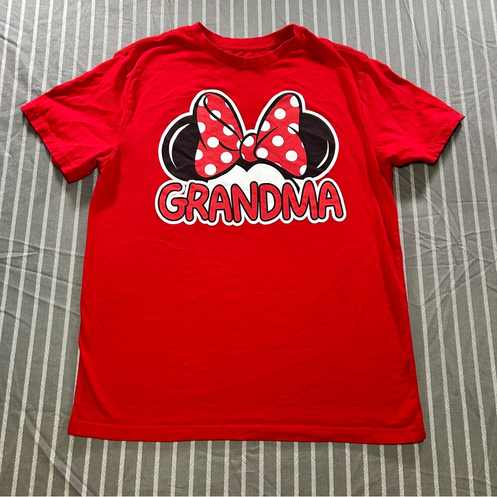 Grandma Minnie Mouse Bow Disney Vacation Red T-shirt Short Sleeved Size M (8/10)